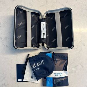 Away Mini United Airlines Polaris Hard Case